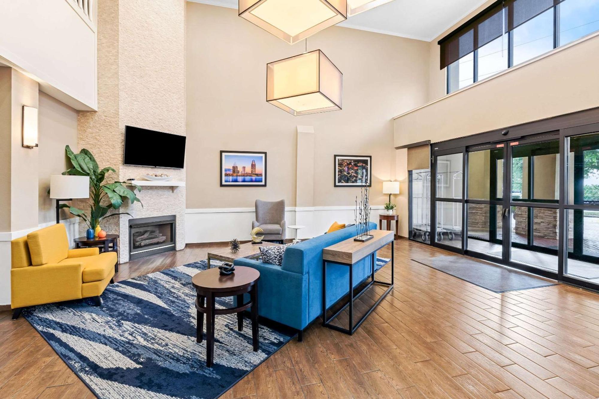 Comfort Suites Mobile East Bay Дафне Экстерьер фото